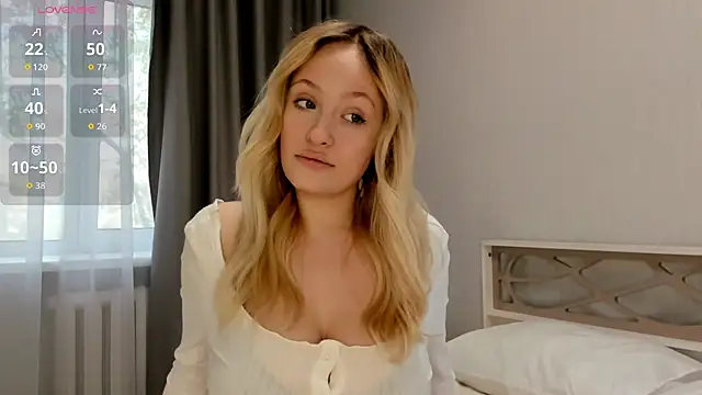 Snapshot of Julliakoill chatting on 10.09.25 Julliakoill online show from 10.09.25