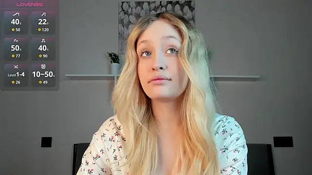 Snapshot of Julliakoill chatting on 11.12.25 Julliakoill online show from 11.12.25