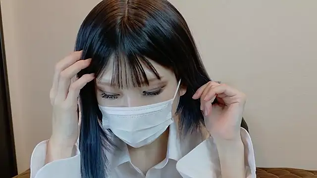 sarina at online show from 12.15.25