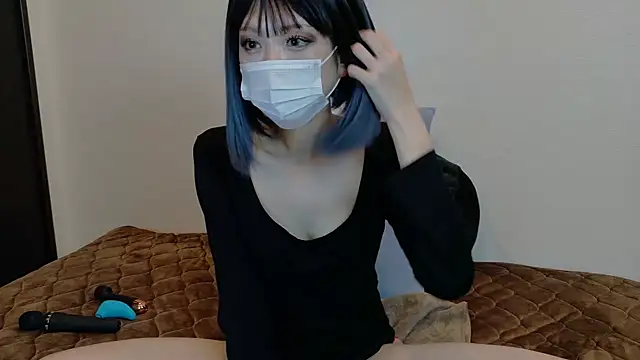 sarina at online show from 12.16.25