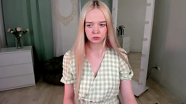 BellaMontgomery online show from 04.29.26