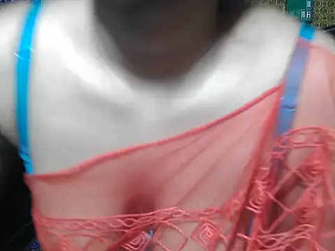 Snapshot of jui- chatting on 09.18.25 jui- online show from 09.18.25