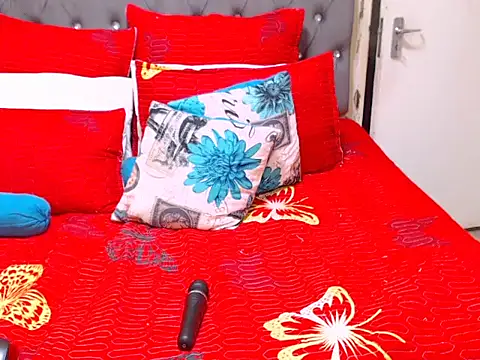 Snapshot of CouplesX96xx chatting on 10.16.25 CouplesX96xx online show from 10.16.25