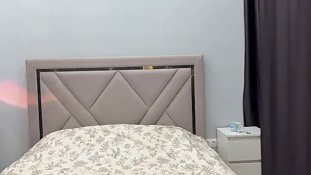 Snapshot of Wow_Akemi chatting on 11.18.25 Wow Akemi online show from 11.18.25