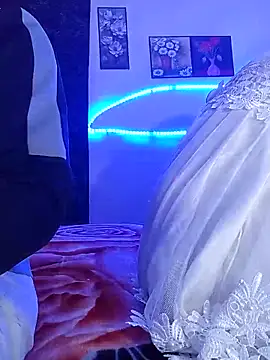 hot-twin online show from 12.20.25