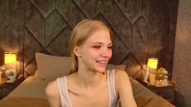 4example Chloe online show from 04.11.26