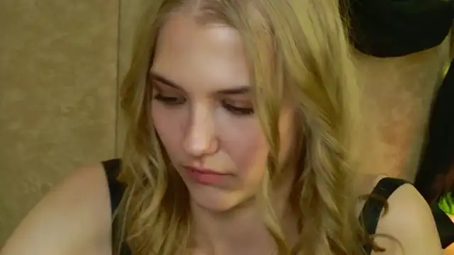 4example Chloe online show from 05.11.26