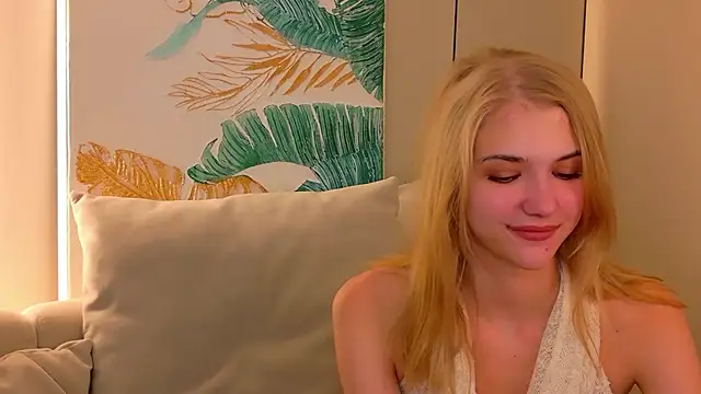 4example Chloe online show from 07.07.26