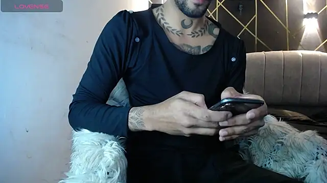 Snapshot of LickMyInk chatting on 01.09.26 LickMyInk online show from 01.09.26