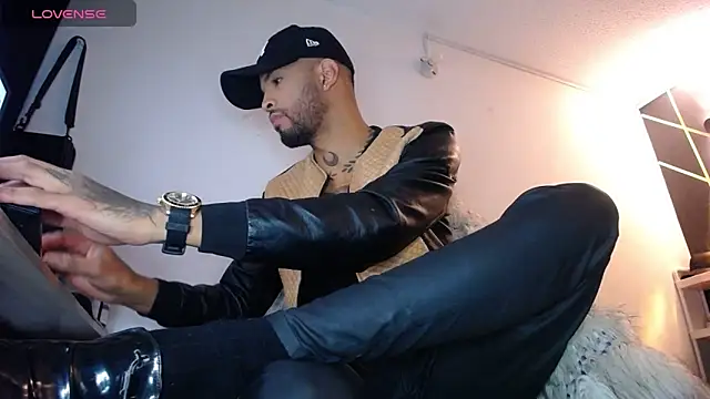 Snapshot of LickMyInk chatting on 01.17.26 LickMyInk online show from 01.17.26