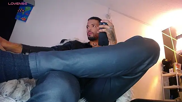 Snapshot of LickMyInk chatting on 02.15.26 LickMyInk online show from 02.15.26