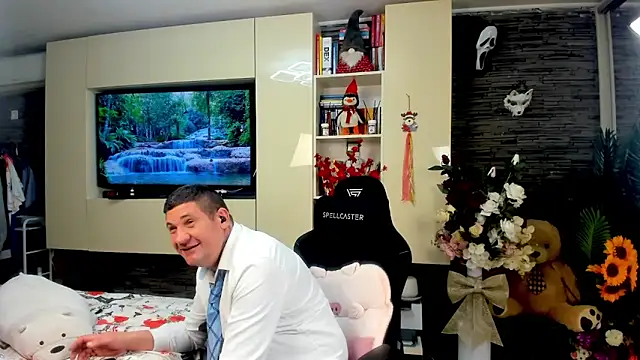 SpartacusDaddy48 online show from 04.14.26