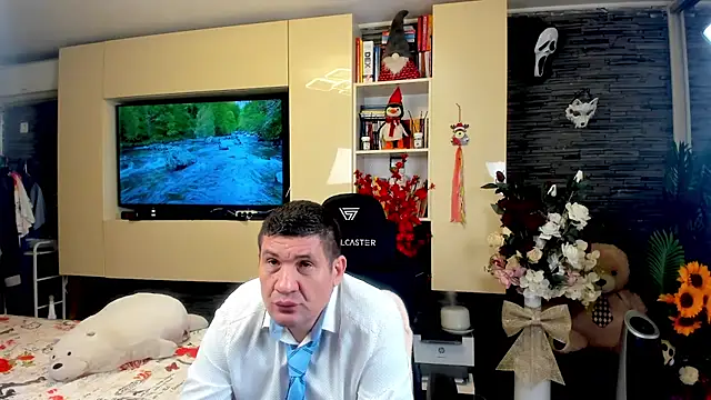 Snapshot of SpartacusDaddy48 chatting on 04.16.26 SpartacusDaddy48 online show from 04.16.26