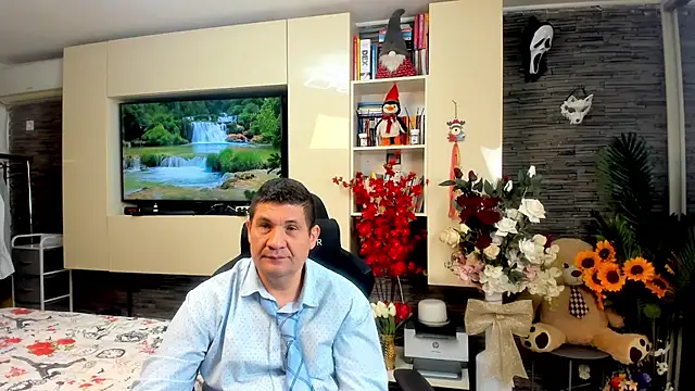 Snapshot of SpartacusDaddy48 chatting on 04.25.26 SpartacusDaddy48 online show from 04.25.26
