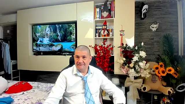 Snapshot of SpartacusDaddy48 chatting on 05.01.26 SpartacusDaddy48 online show from 05.01.26