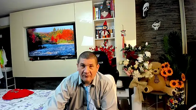 Snapshot of SpartacusDaddy48 chatting on 05.12.26 SpartacusDaddy48 online show from 05.12.26
