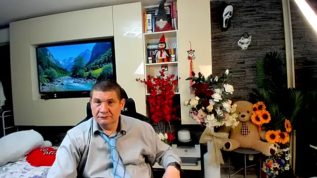 Snapshot of SpartacusDaddy48 chatting on 05.17.26 SpartacusDaddy48 online show from 05.17.26