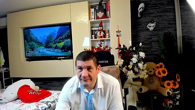 Snapshot of SpartacusDaddy48 chatting on 05.24.26 SpartacusDaddy48 online show from 05.24.26