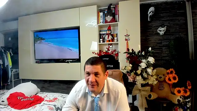 Snapshot of SpartacusDaddy48 chatting on 05.29.26 SpartacusDaddy48 online show from 05.29.26