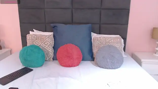 Snapshot of Abby-campbel chatting on 11.19.25 Abby-campbel online show from 11.19.25