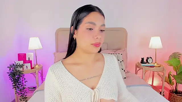 Snapshot of Cutie_Riley chatting on 09.18.25 Cutie Riley online show from 09.18.25