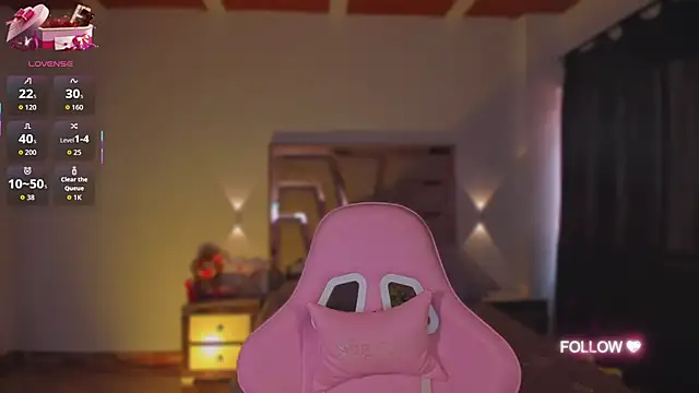 lunaarose online show from 11.04.25