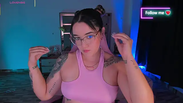 lunaarose online show from 02.14.26