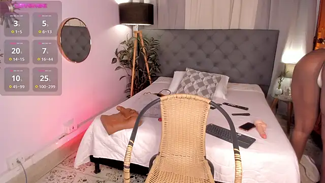 Snapshot of EmaaaBrown_ chatting on 11.23.25 EmaaaBrown online show from 11.23.25