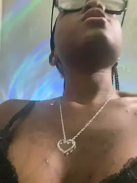 HennessyBaby21 online show from 03.14.26