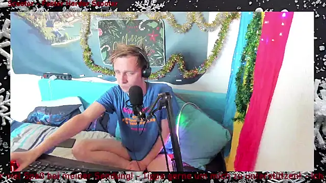 Snapshot of DaveLindau chatting on 12.20.25 DaveLindau online show from 12.20.25