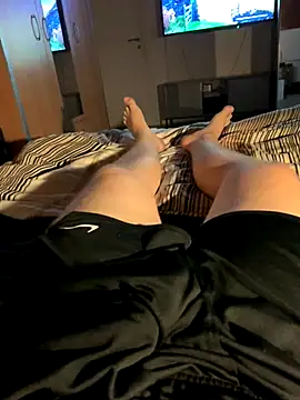 YoungDick004 online show from 10.25.25