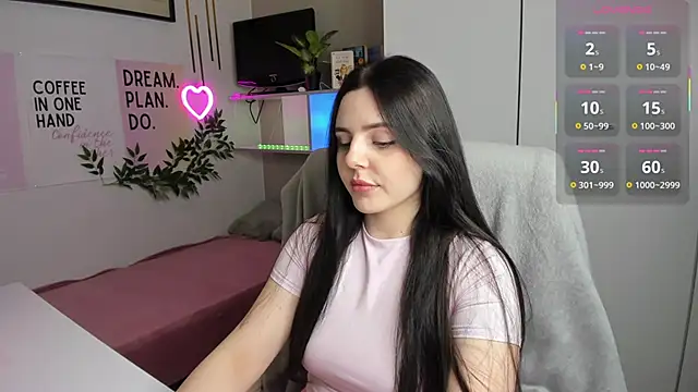 LiaWoow online show from 12.02.25