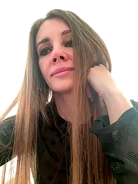 Snapshot of LucieMack chatting on 10.30.25 LucieMack online show from 10.30.25