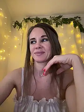 LucieMack online show from 04.06.26