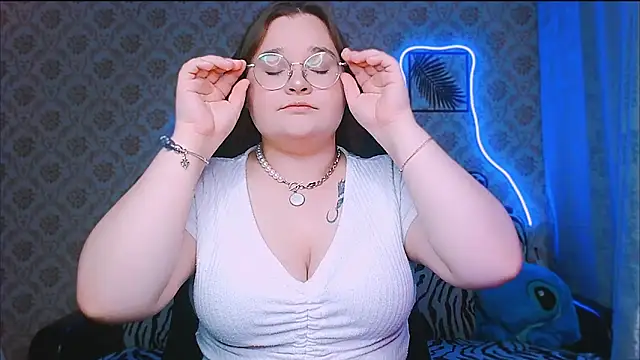 InLoveWithLife26 online show from 09.23.25