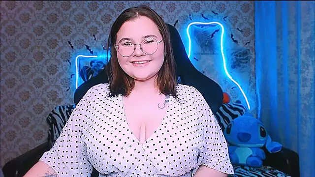 InLoveWithLife26 online show from 10.26.25