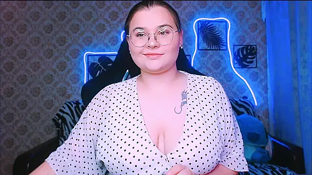 InLoveWithLife26 online show from 11.15.25