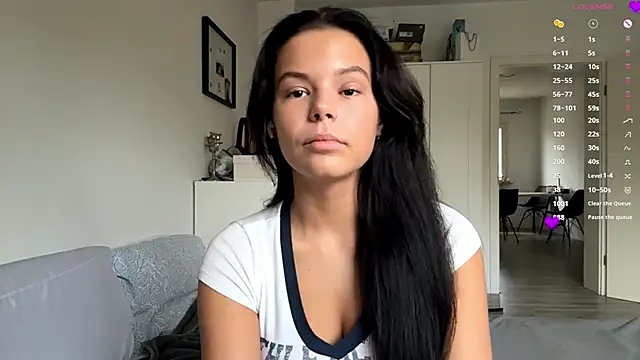 Snapshot of MaydaCornwall chatting on 11.19.25 MaydaCornwall online show from 11.19.25