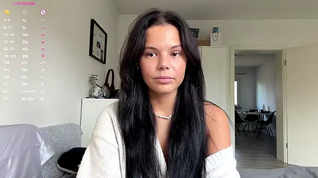 Snapshot of MaydaCornwall chatting on 11.23.25 MaydaCornwall online show from 11.23.25