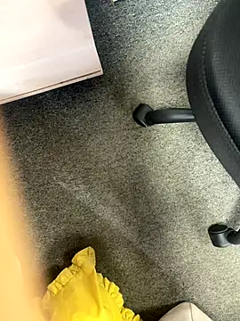 HiddenHoneyLDN online show from 11.12.25