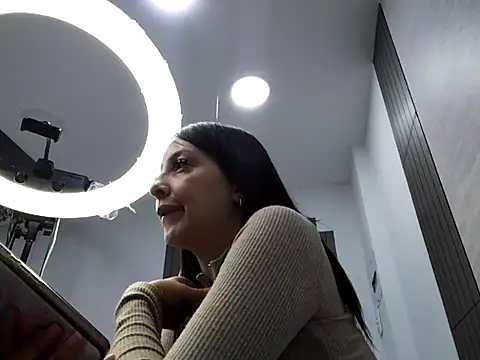 Savannah Monroe online show from 12.18.25