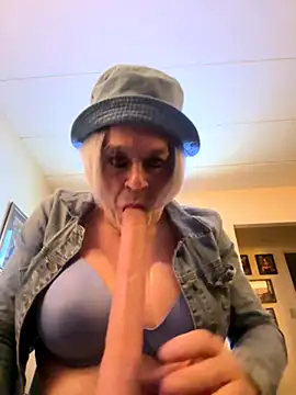 Tammyhoney1970 online show from 10.04.25