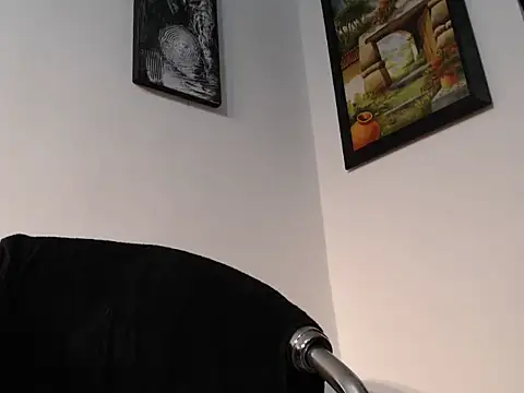 Snapshot of ElCaballeroNegro24 chatting on 09.26.25 ElCaballeroNegro24 online show from 09.26.25