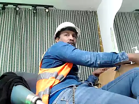 Snapshot of ElCaballeroNegro24 chatting on 09.29.25 ElCaballeroNegro24 online show from 09.29.25