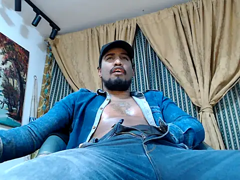 Snapshot of ElCaballeroNegro24 chatting on 10.04.25 ElCaballeroNegro24 online show from 10.04.25