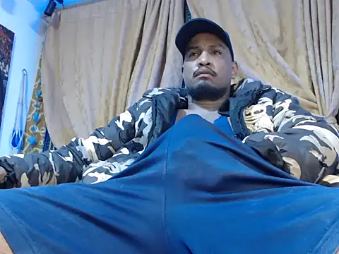 Snapshot of ElCaballeroNegro24 chatting on 10.22.25 ElCaballeroNegro24 online show from 10.22.25