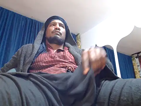 Snapshot of ElCaballeroNegro24 chatting on 12.17.25 ElCaballeroNegro24 online show from 12.17.25