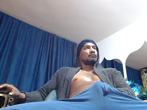 Snapshot of ElCaballeroNegro24 chatting on 12.18.25 ElCaballeroNegro24 online show from 12.18.25