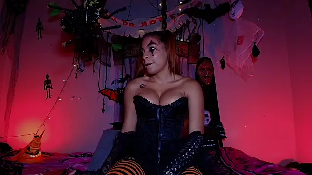 Snapshot of m_rosee chatting on 10.31.25 m rosee online show from 10.31.25