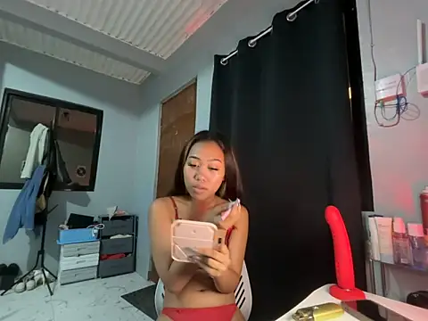 PinayLina18 online show from 03.28.26